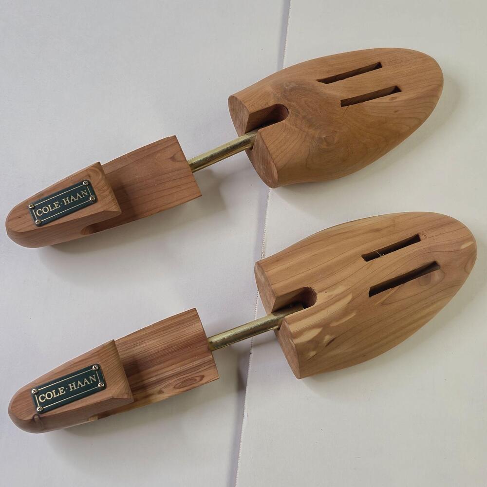 Cole Haan Vintage Shoe Trees Mens L Aromatic Cedar Adjustable Made USA Pair
